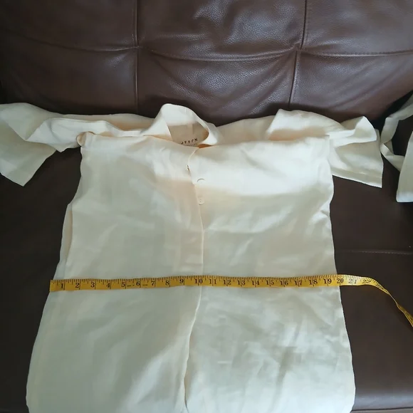 NWOT OFFON V-neck Linen JUMPSUIT - Picture 10 of 13